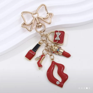 Colgante de bolso o llavero  con 5 dijes colgantes