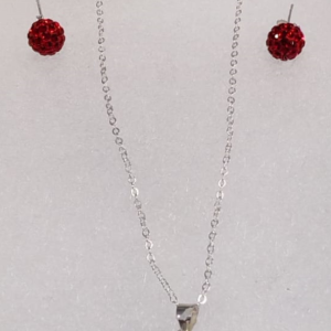 Aretes de bola pequeña plata 925 y un collar de plata 925 con dije 925 con incrustaciones en piedras swarovski en color rojo