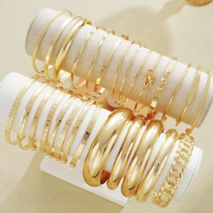 Pulseras de modelos variados de acero bañados en oro 18k